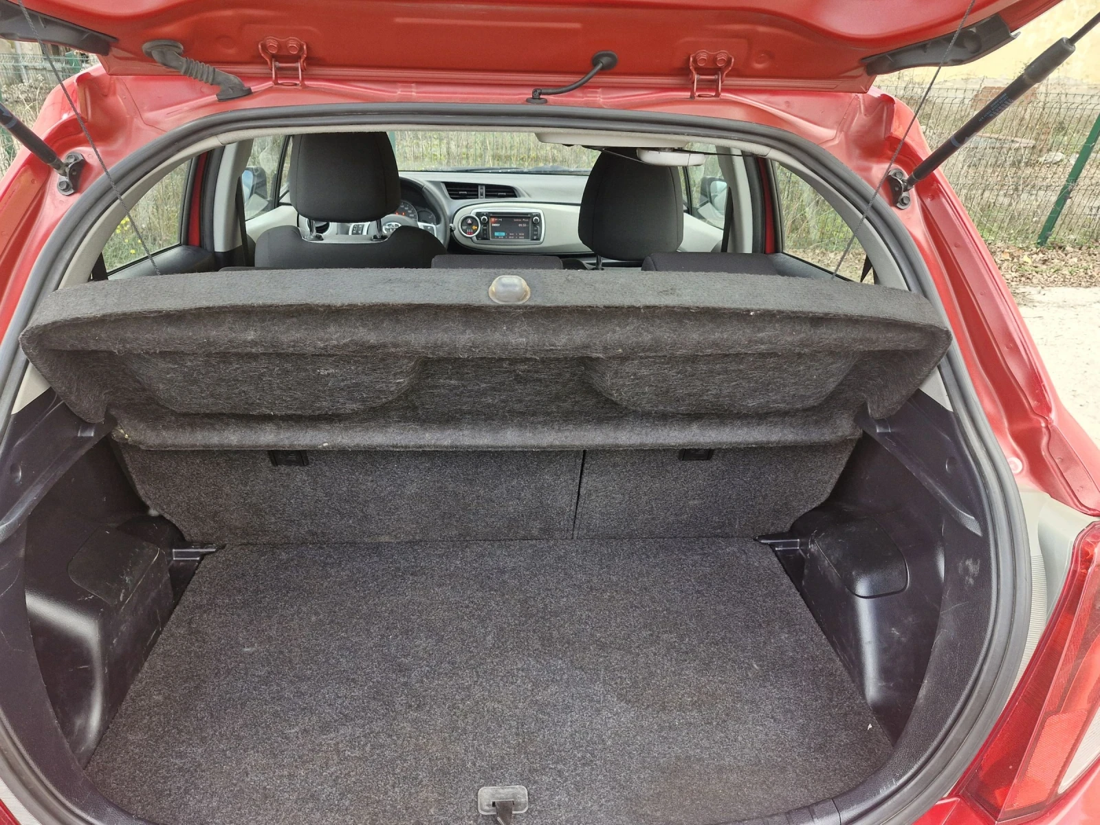 Toyota Yaris 1.0 - изображение 8