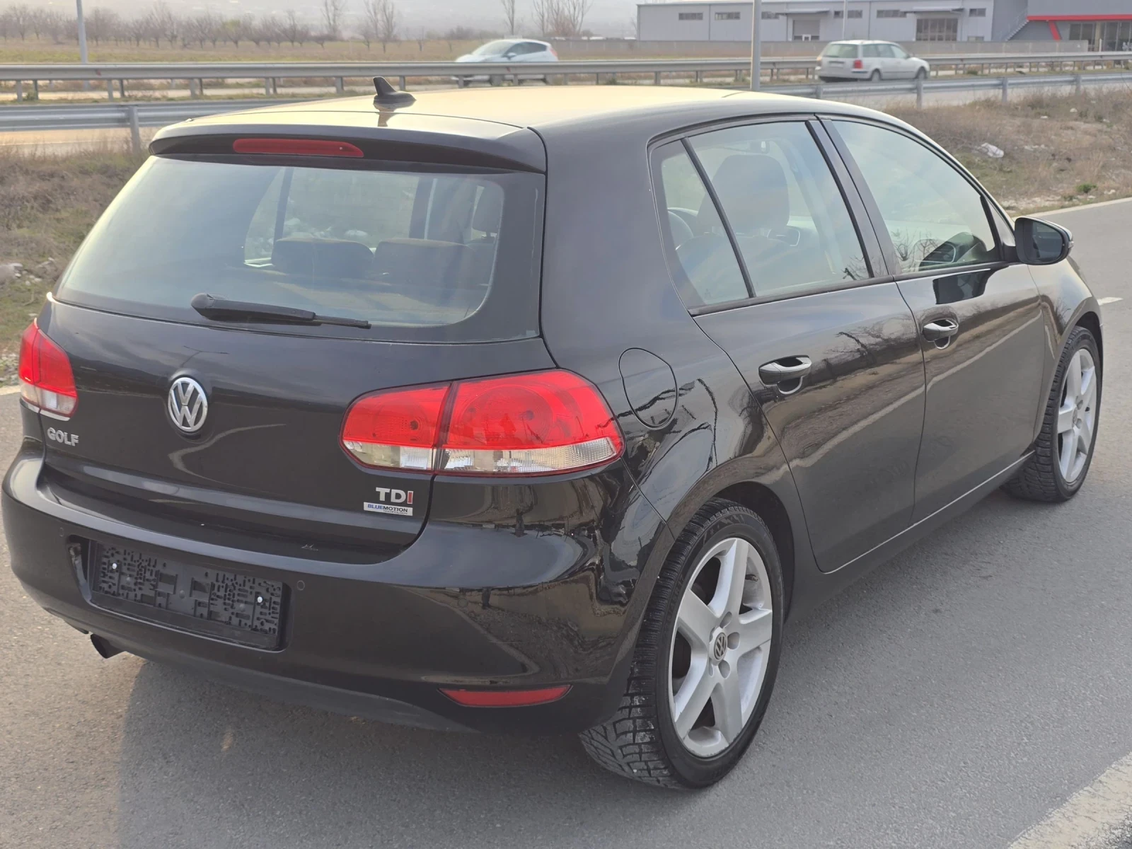 VW Golf 1.6tdi/105, снимка 5 - Автомобили и джипове - 53906886