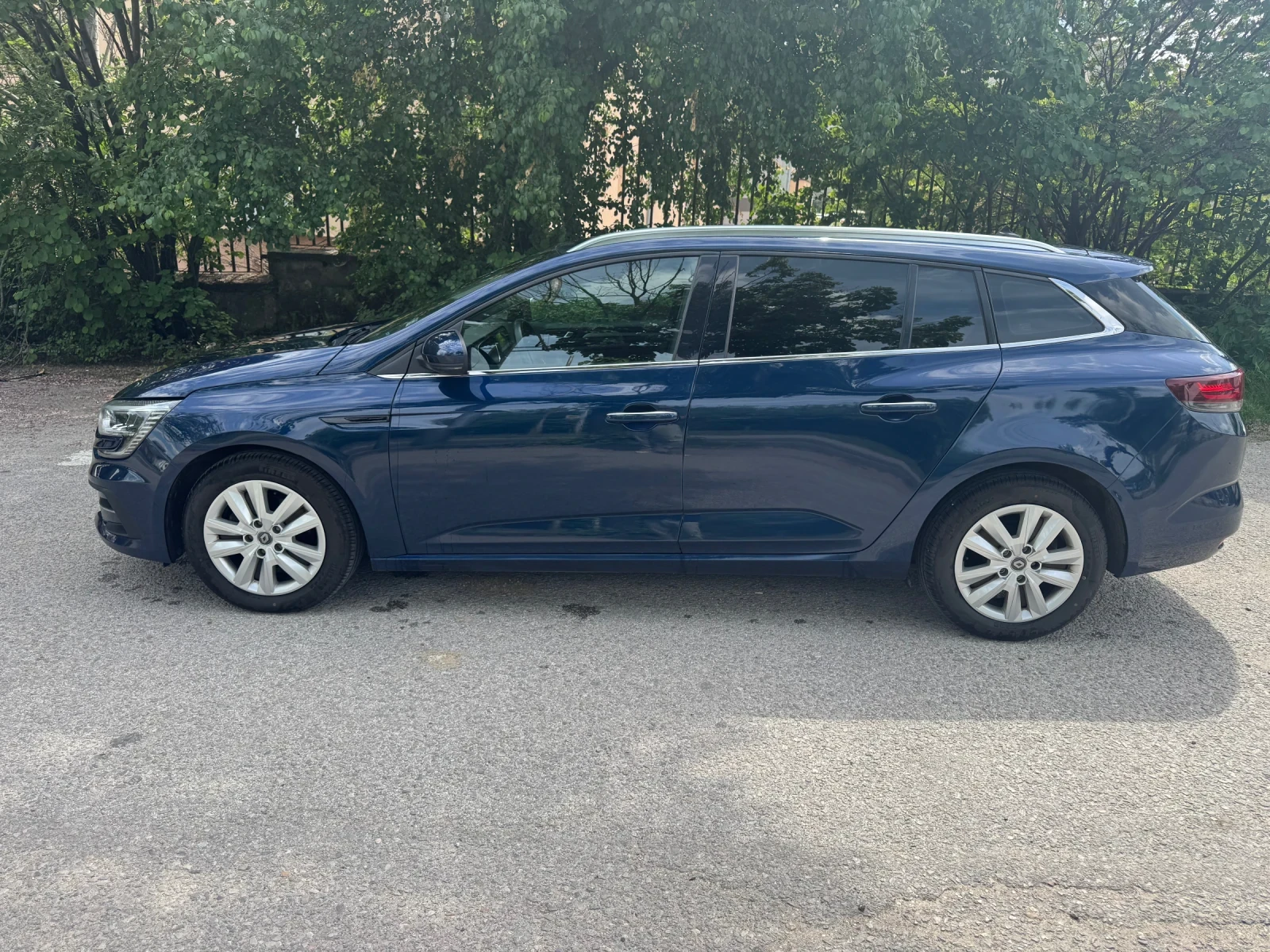 Renault Megane 1.5 DCI, снимка 9 - Автомобили и джипове - 54611081