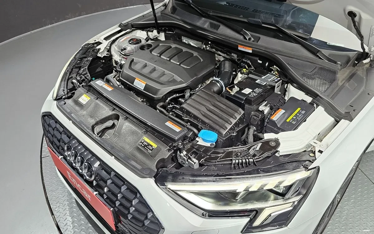 Audi A3 40 TFSI Premium, снимка 5 - Автомобили и джипове - 54740836