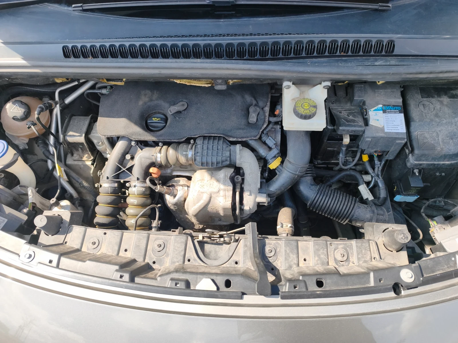 Peugeot 3008 1.6 hdi, снимка 11 - Автомобили и джипове - 54798272
