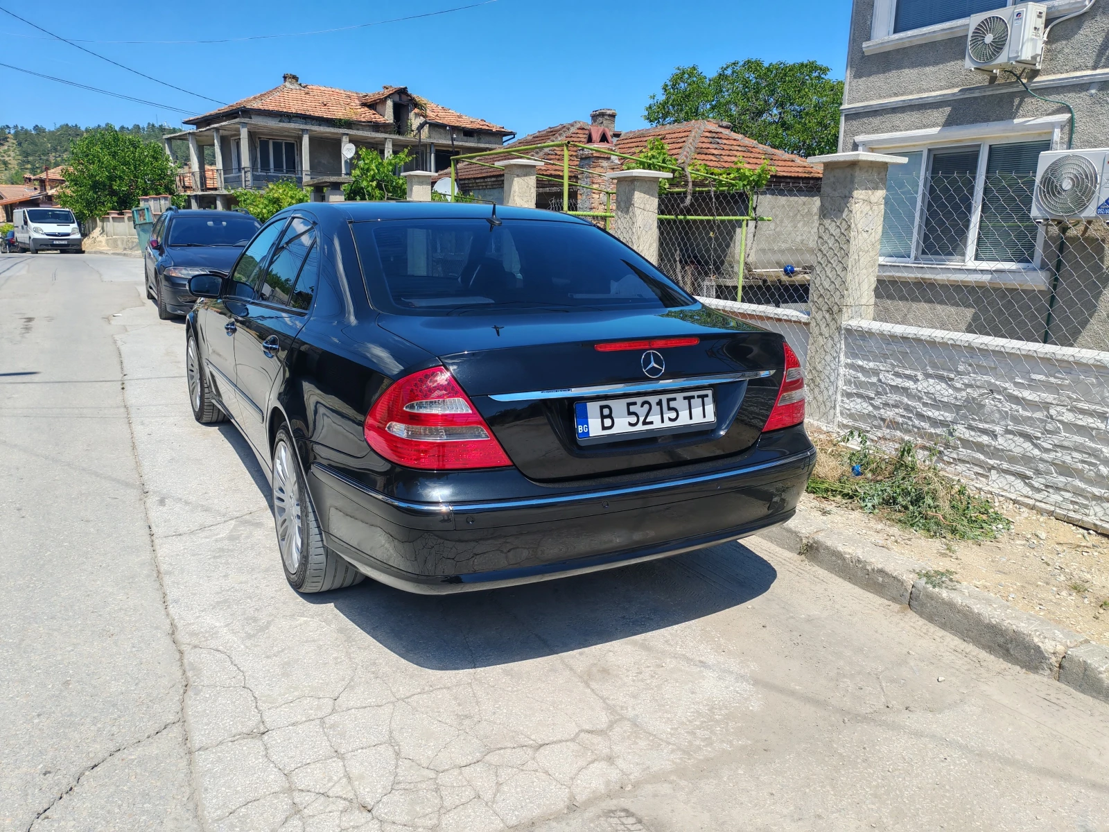 Mercedes-Benz E 500 W211 | V8 | Газ | Кожа | Подгрев | Пружини | , снимка 3 - Автомобили и джипове - 54904842