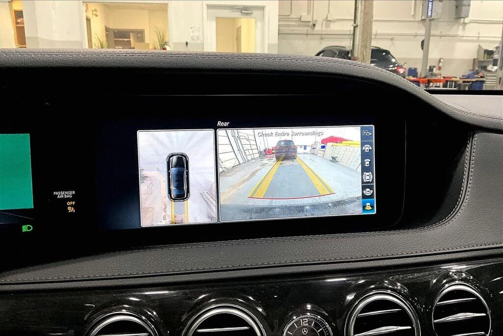 Mercedes-Benz S 560 4MATIC* AMG* BURMESTER* DISTRONIC* HEAD-UP* ОБДУХ, снимка 13 - Автомобили и джипове - 55001106
