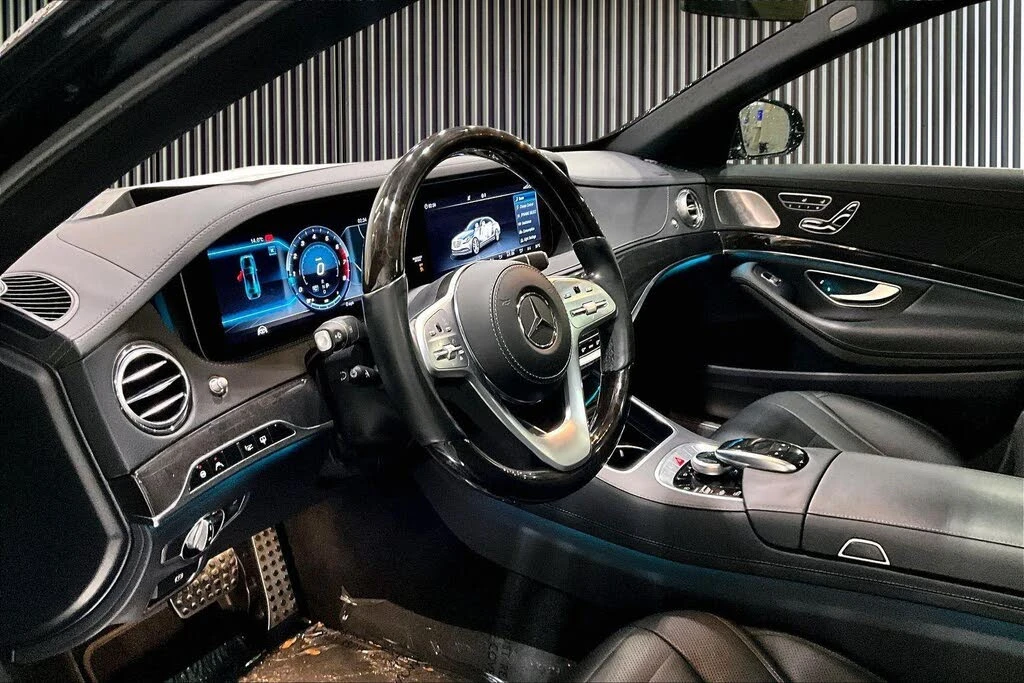 Mercedes-Benz S 560 4MATIC* AMG* BURMESTER* DISTRONIC* HEAD-UP* ОБДУХ, снимка 9 - Автомобили и джипове - 55001106