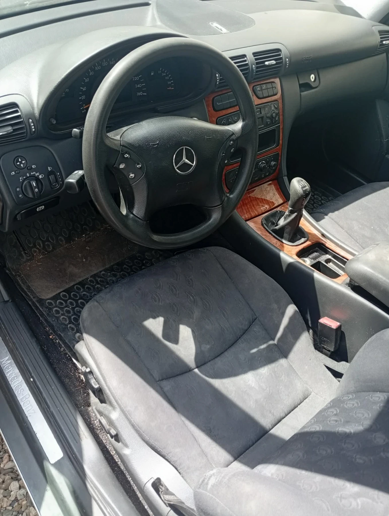 Mercedes-Benz C 180, снимка 5 - Автомобили и джипове - 55293519