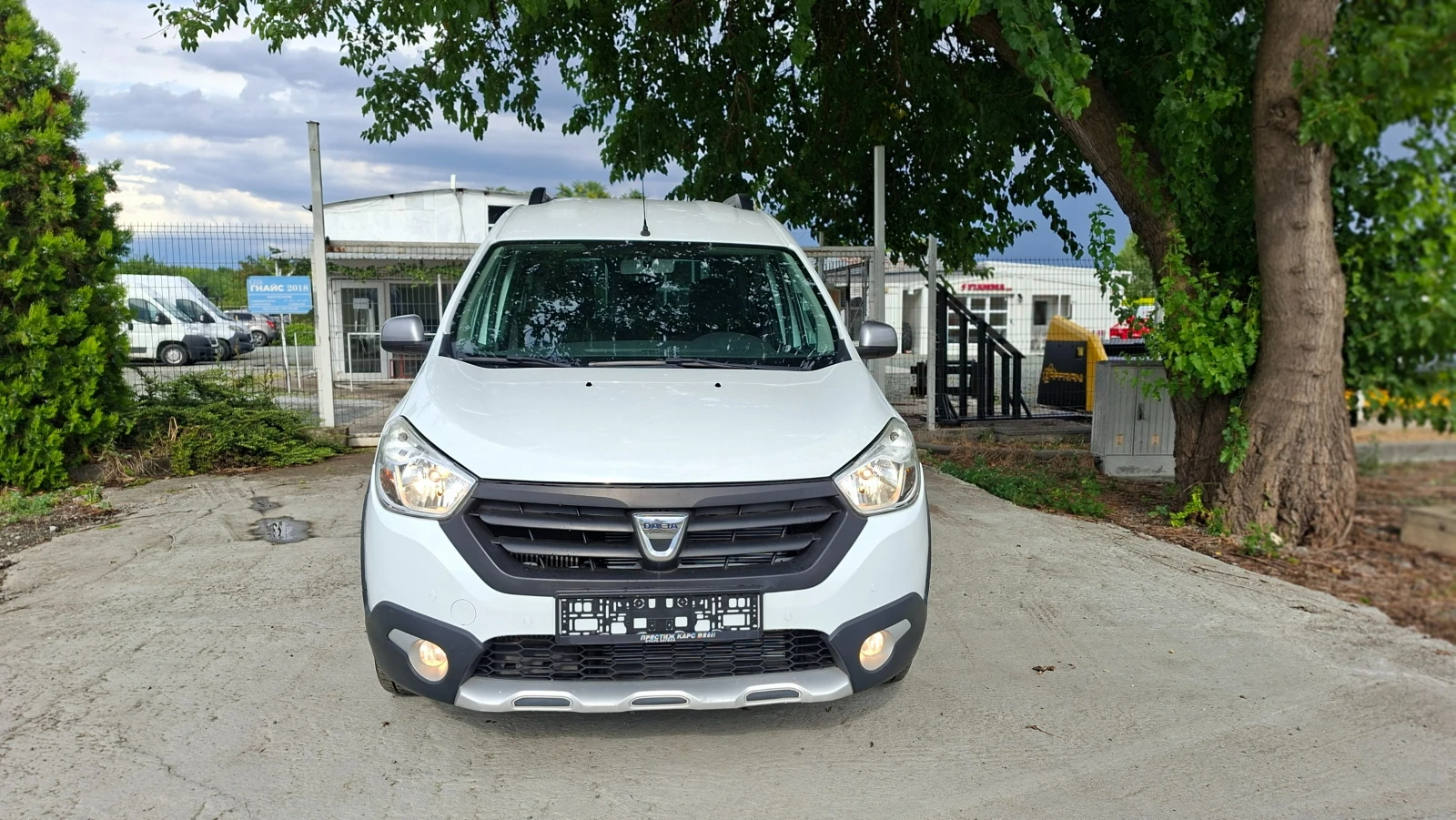 Dacia Dokker 1.2 Stepway, снимка 2 - Автомобили и джипове - 55408043