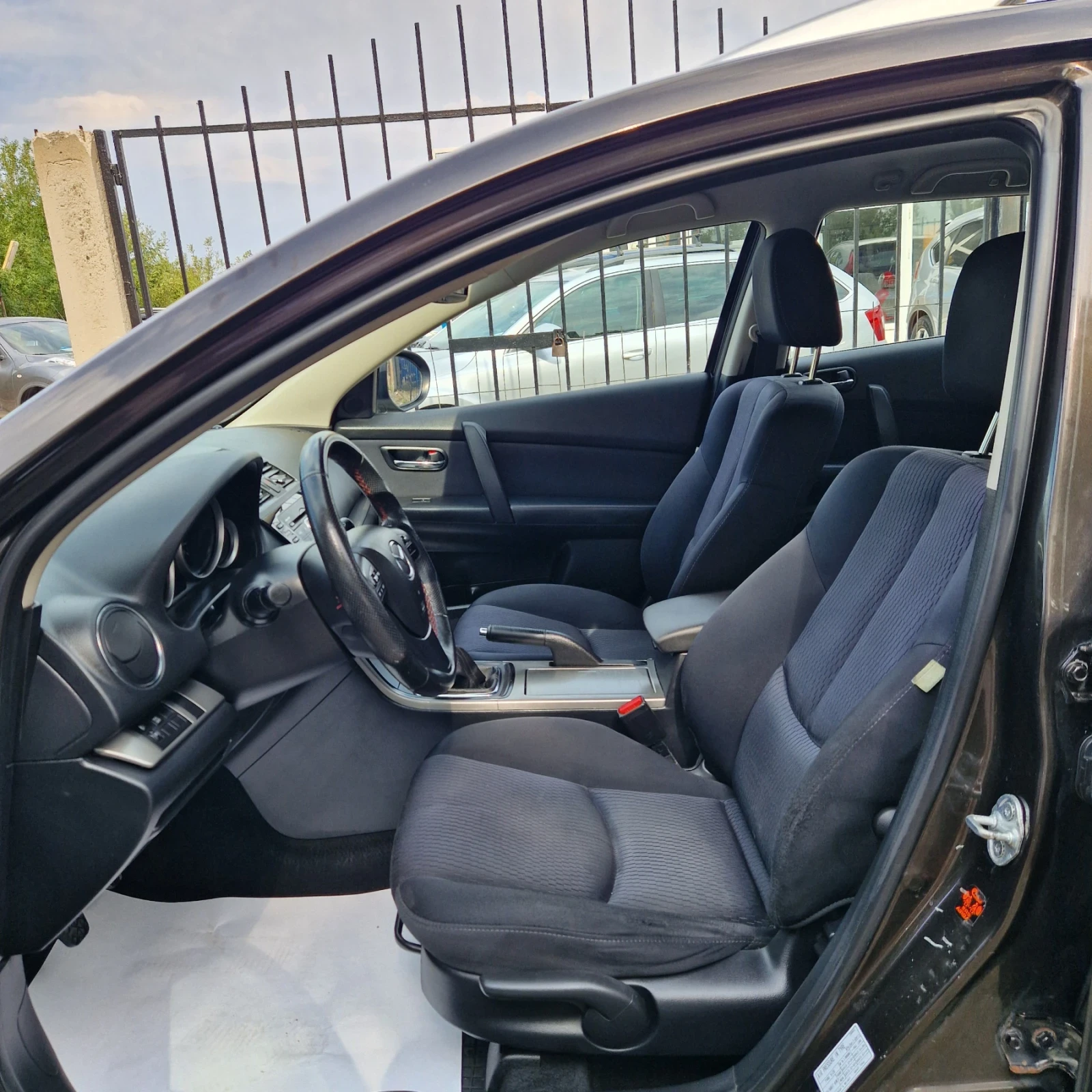 Mazda 6 2.2D 129к.с, снимка 8 - Автомобили и джипове - 55940768