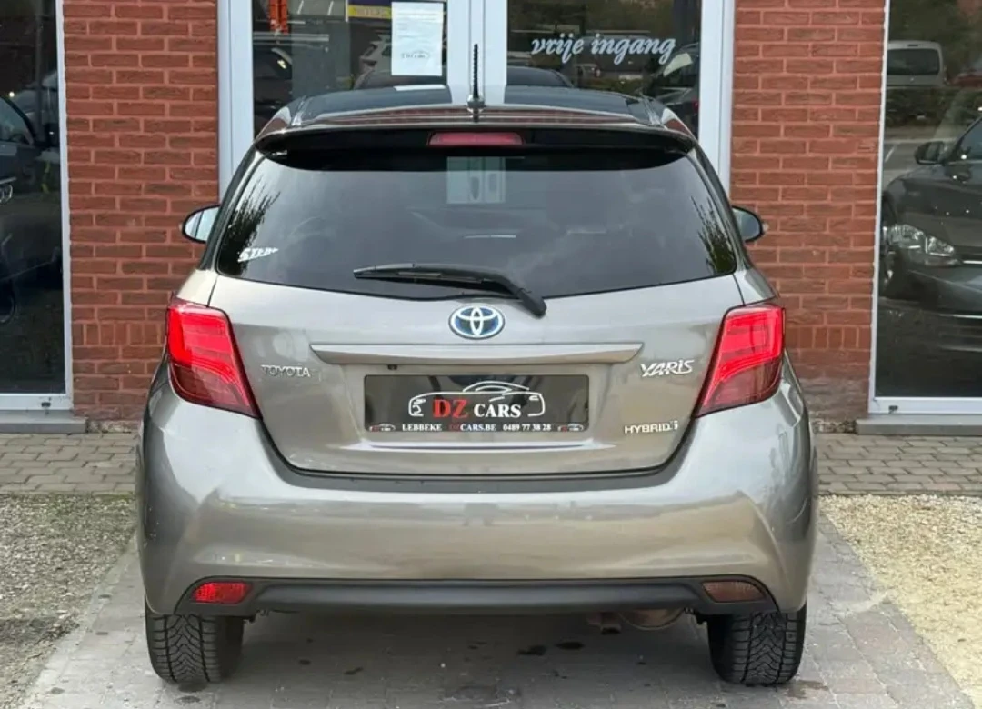 Toyota Yaris HYBRID TWO-TONE, снимка 6 - Автомобили и джипове - 56041179