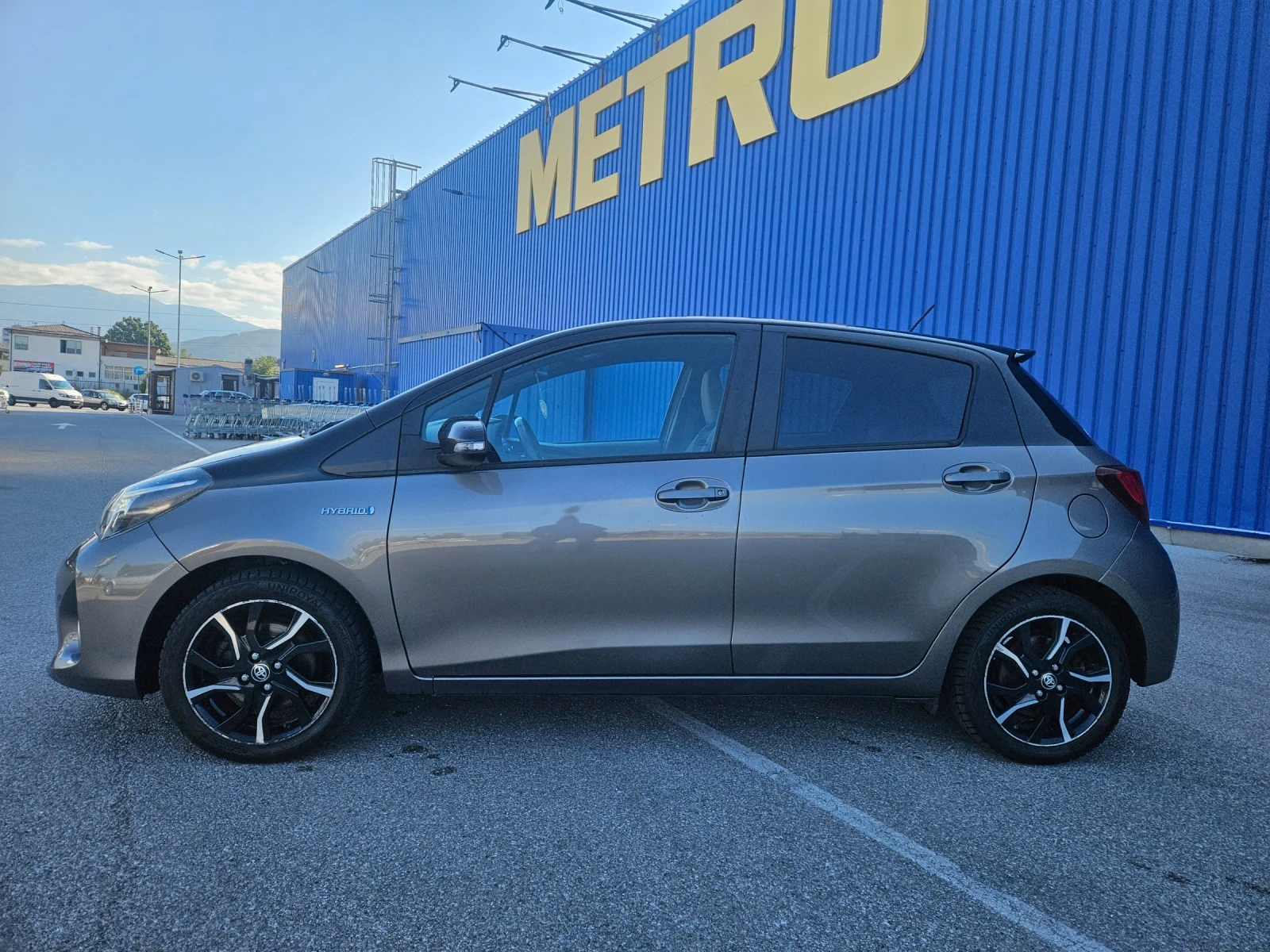 Toyota Yaris HYBRID TWO-TONE, снимка 4 - Автомобили и джипове - 56041179