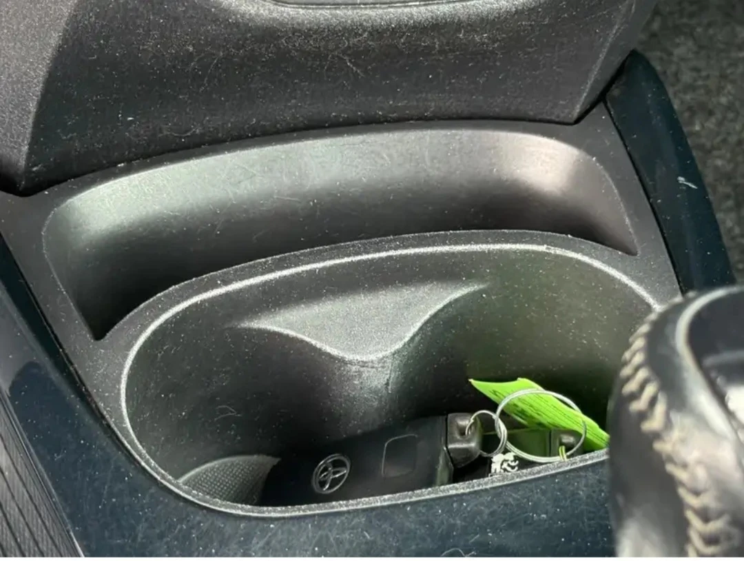 Toyota Yaris HYBRID TWO-TONE, снимка 17 - Автомобили и джипове - 56041179