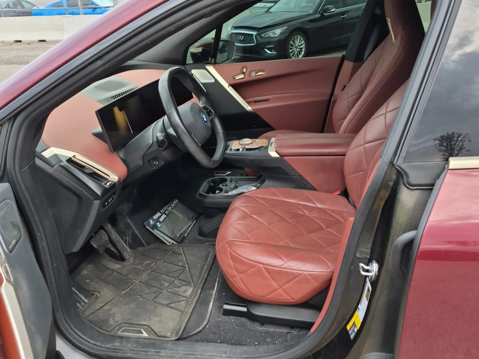 BMW iX Xdrive50, снимка 3 - Автомобили и джипове - 56421912