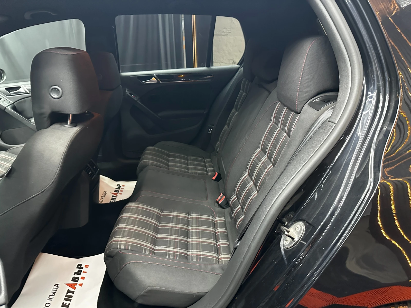 VW Golf GTI 2.0i 211 к.с. , снимка 8 - Автомобили и джипове - 56457408