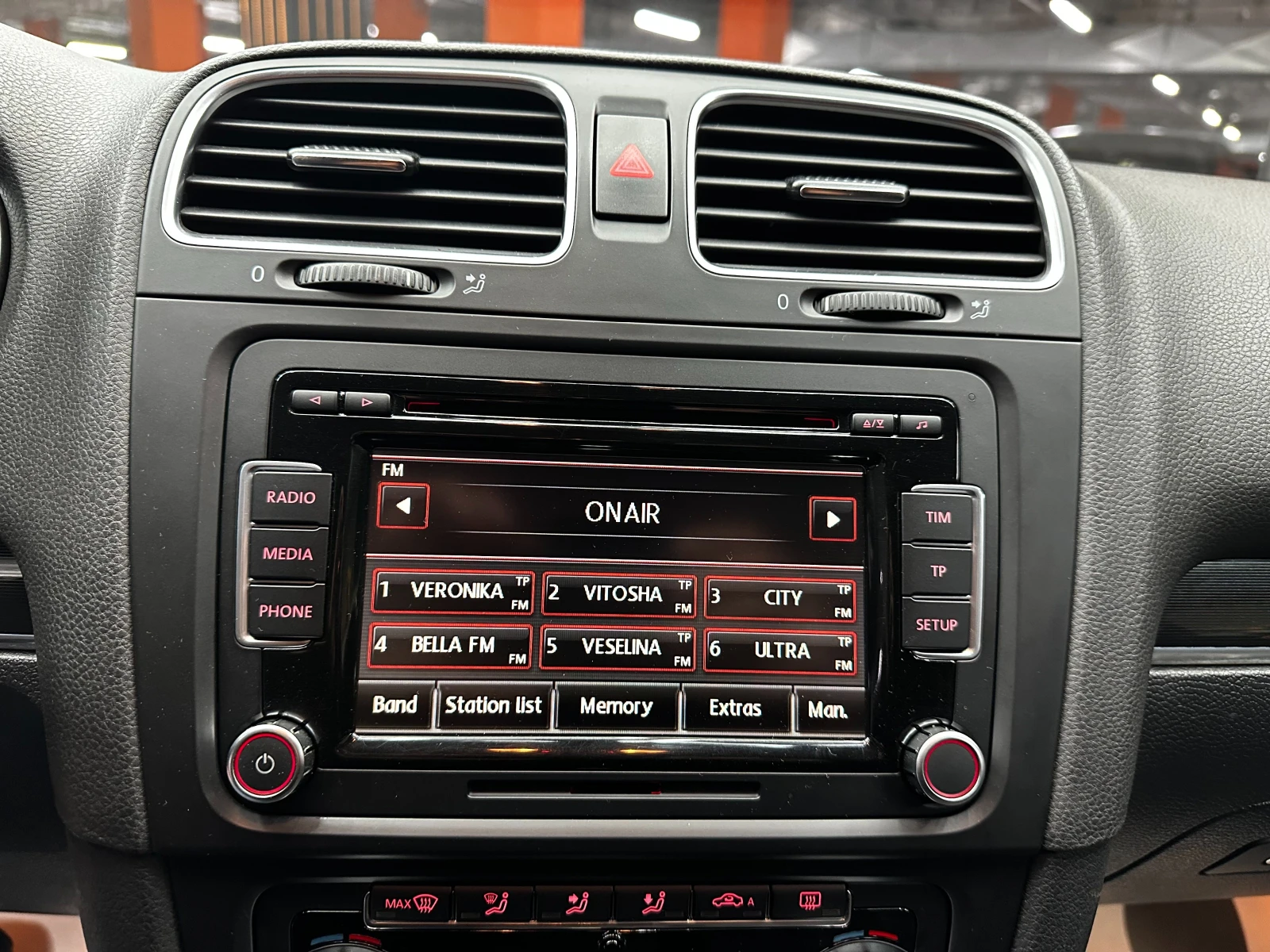 VW Golf GTI 2.0i 211 к.с. , снимка 13 - Автомобили и джипове - 56457408