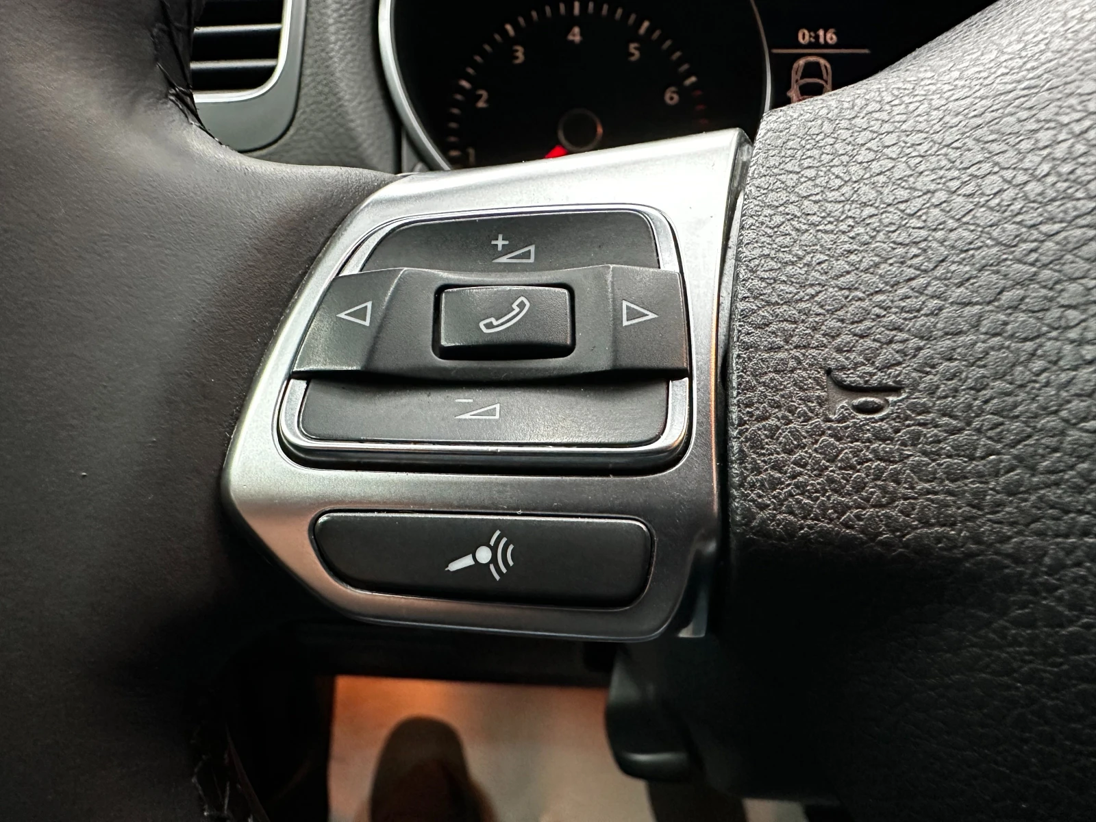 VW Golf GTI 2.0i 211 к.с. , снимка 16 - Автомобили и джипове - 56457408