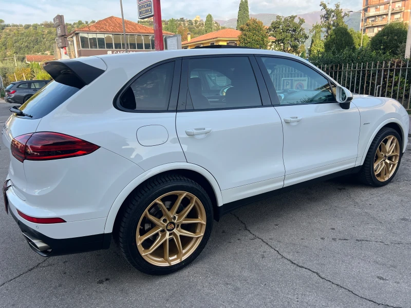 Porsche Cayenne 3.0 d феис лифт, снимка 2 - Автомобили и джипове - 48512337