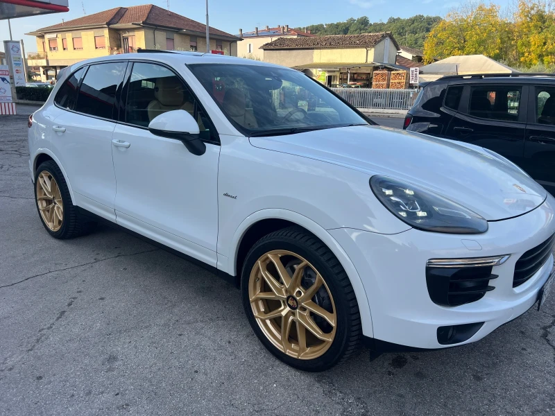 Porsche Cayenne 3.0 d феис лифт, снимка 1 - Автомобили и джипове - 48512337