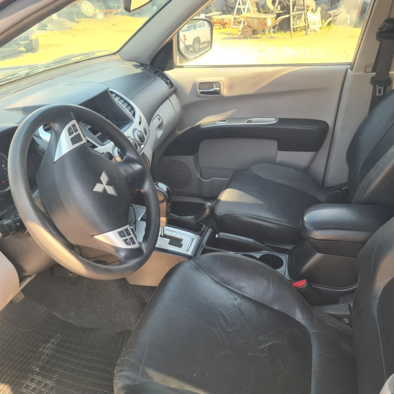 Mitsubishi L200, снимка 9 - Автомобили и джипове - 51586644