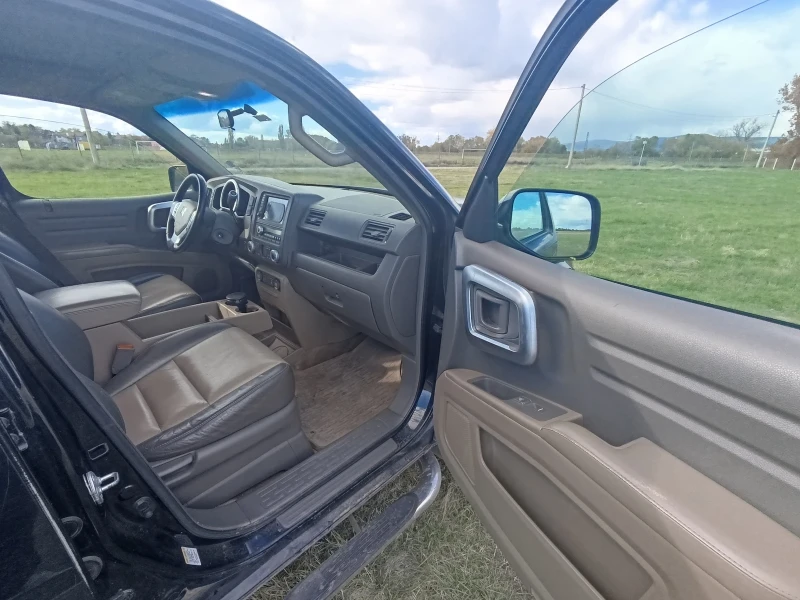 Honda Ridgeline, снимка 12 - Автомобили и джипове - 52214765