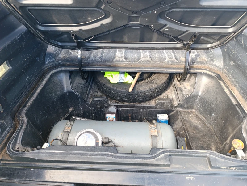 Honda Ridgeline, снимка 6 - Автомобили и джипове - 52214765