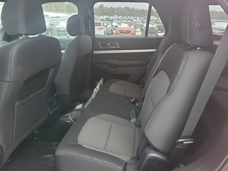 Ford Explorer * XLT * CARFAX * БЕЗ ПЪРВОНАЧАЛНА ВНОСКА, снимка 13 - Автомобили и джипове - 52972395