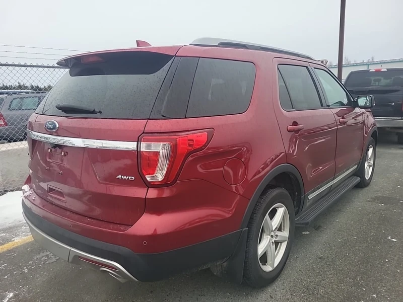 Ford Explorer * XLT * CARFAX * БЕЗ ПЪРВОНАЧАЛНА ВНОСКА, снимка 3 - Автомобили и джипове - 52972395