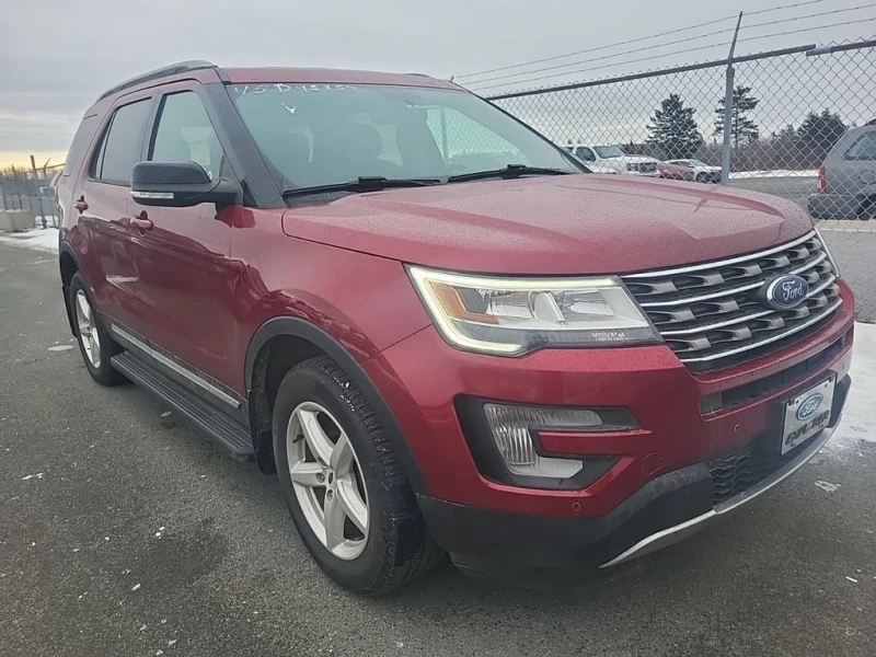 Ford Explorer * XLT * CARFAX * БЕЗ ПЪРВОНАЧАЛНА ВНОСКА, снимка 2 - Автомобили и джипове - 52972395