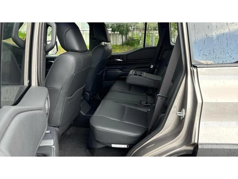 Toyota Land cruiser 250 2.8D 8AT LUXURY, снимка 11 - Автомобили и джипове - 55141309