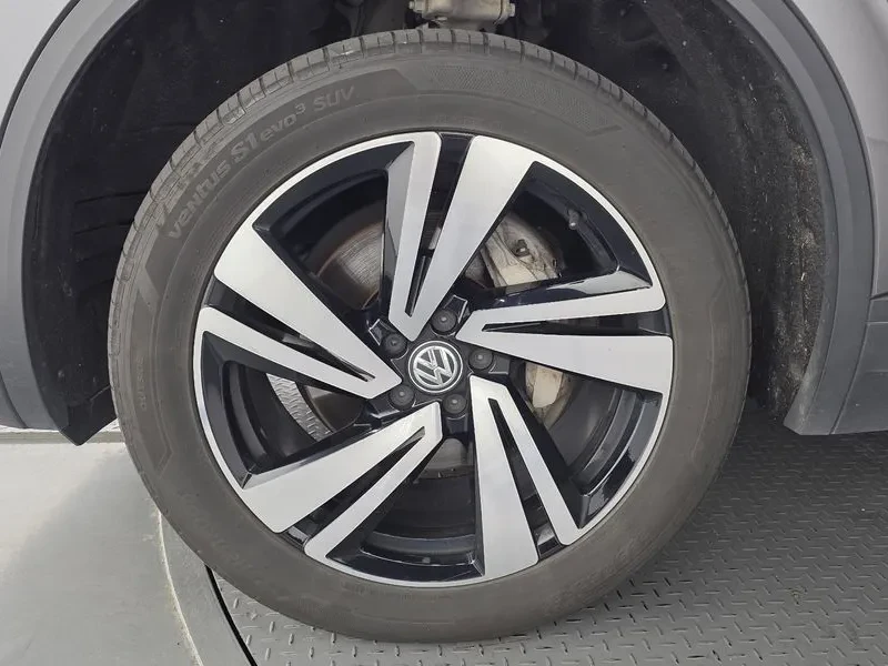 VW Touareg 3.0 Tdi Premium, снимка 5 - Автомобили и джипове - 56116604