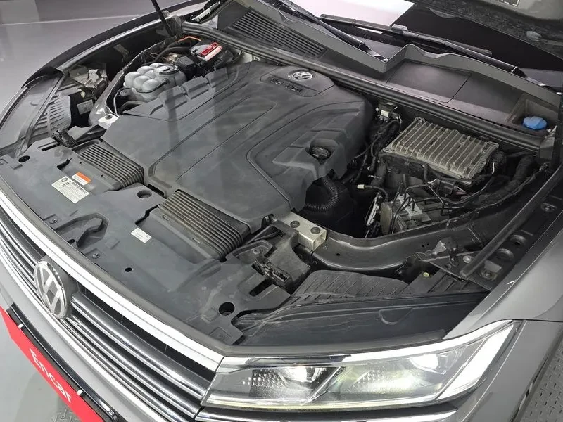 VW Touareg 3.0 Tdi Premium, снимка 6 - Автомобили и джипове - 56116604