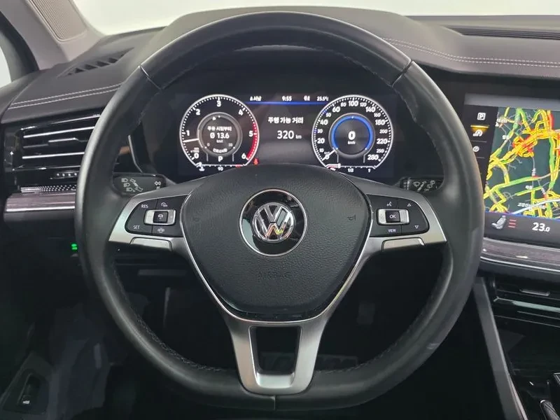 VW Touareg 3.0 Tdi Premium, снимка 13 - Автомобили и джипове - 56116604