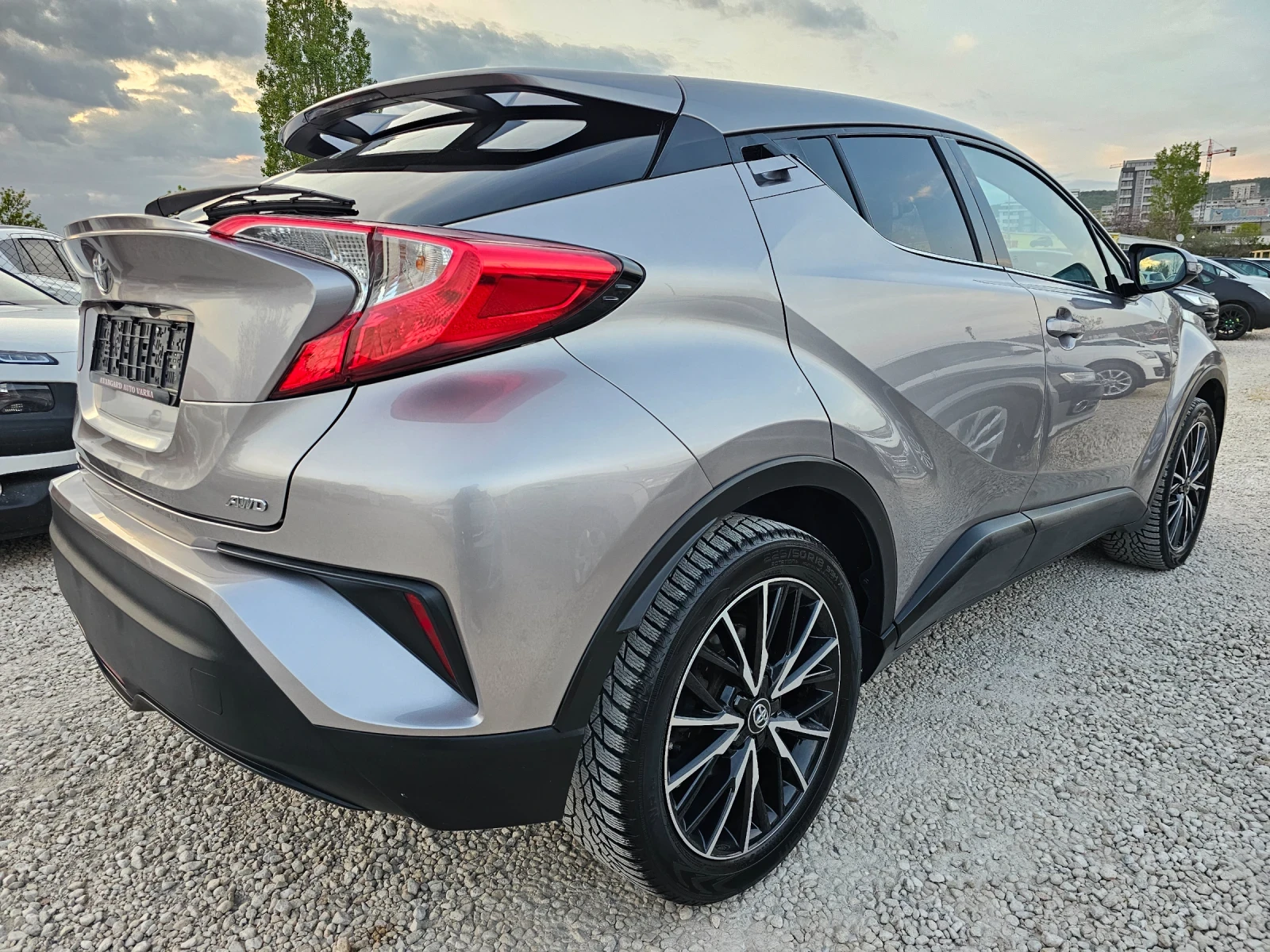 Toyota C-HR 1.2i, 116к.с., 4х4  - изображение 4