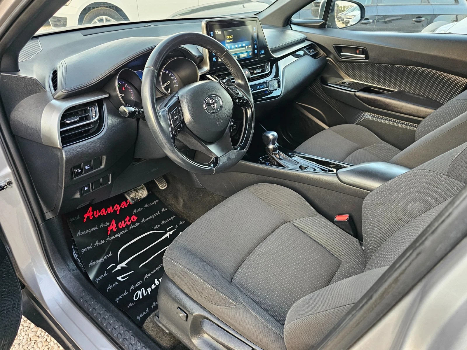Toyota C-HR 1.2i, 116к.с., 4х4  - изображение 8