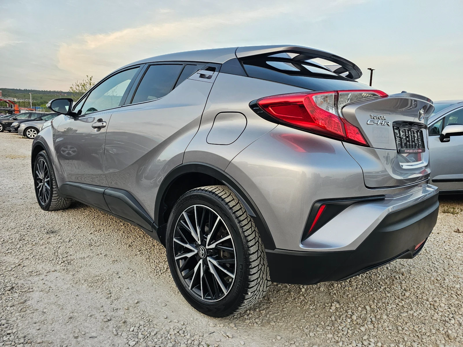 Toyota C-HR 1.2i, 116к.с., 4х4  - изображение 6