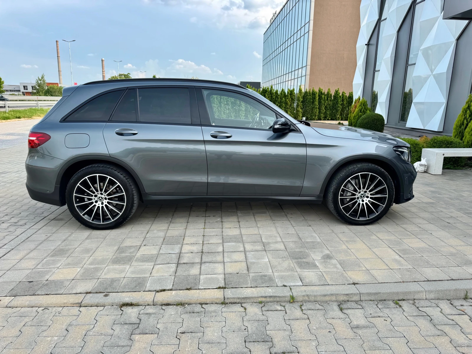 Mercedes-Benz GLC 350 AMG-DISTRONIC+ -BLIND-SPOT-LANE-ASIST-ПОДГРЕВ- - изображение 4