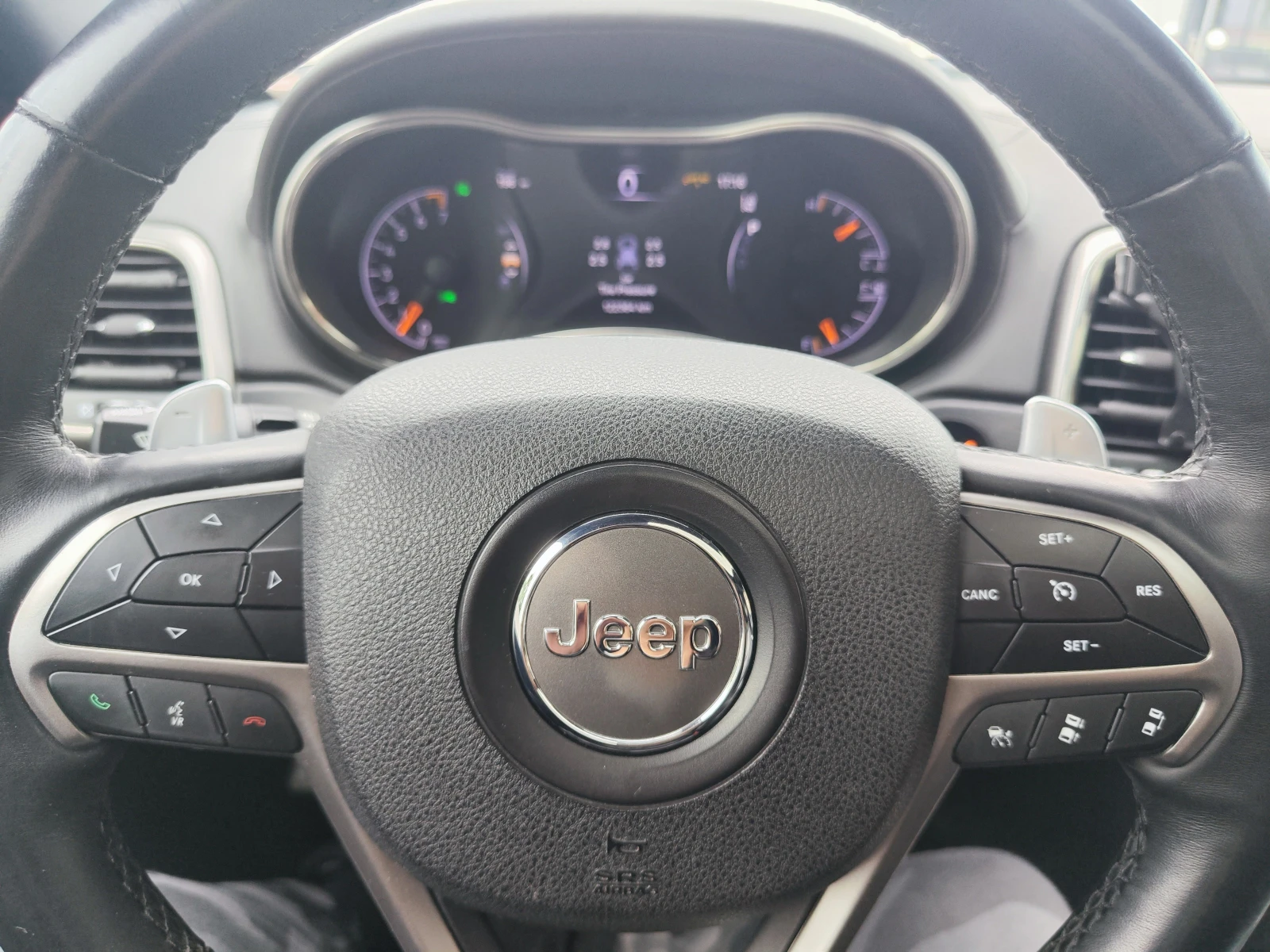 Jeep Grand cherokee Всички екстри - Обслужен - изображение 7