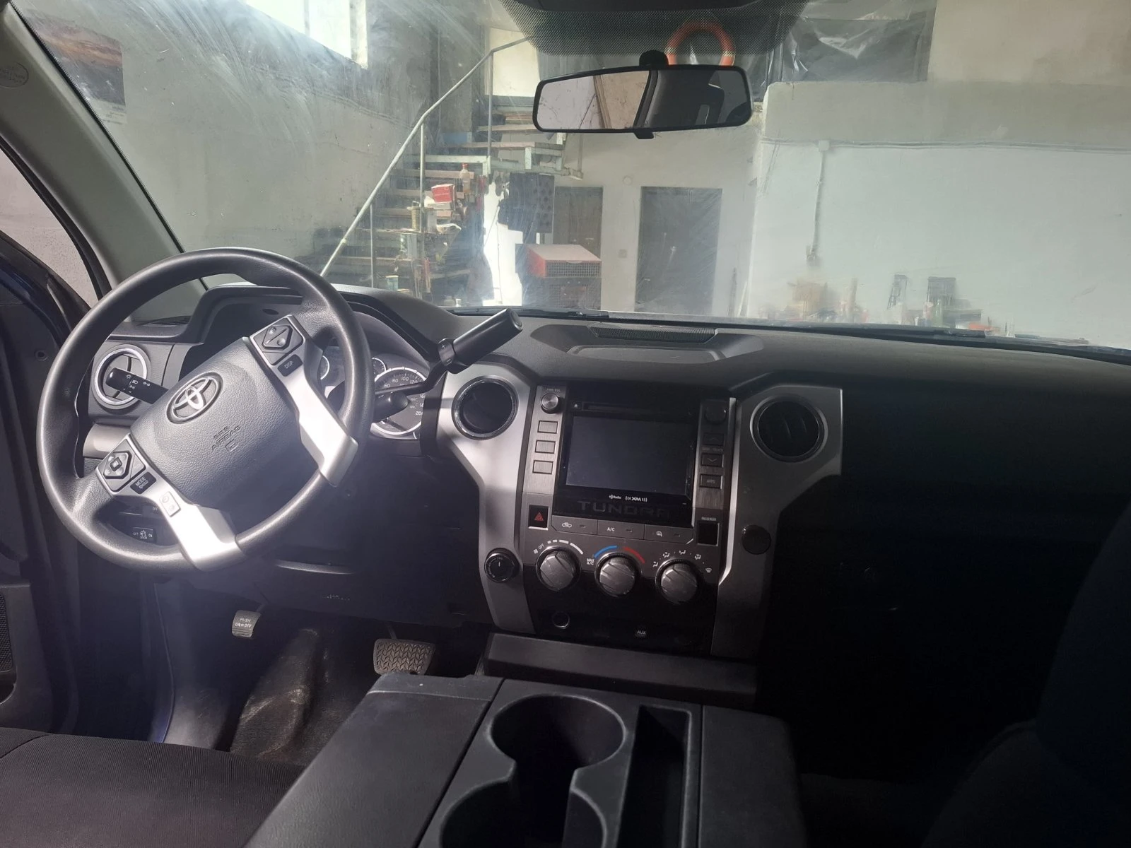 Toyota Tundra  - изображение 7