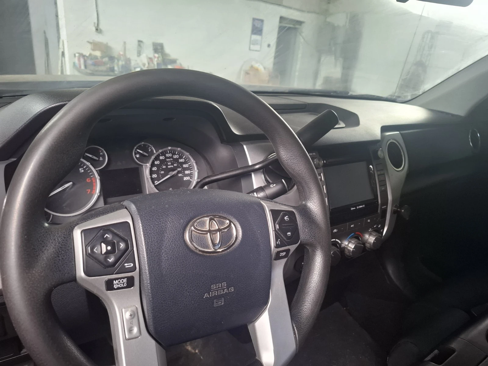 Toyota Tundra  - изображение 6