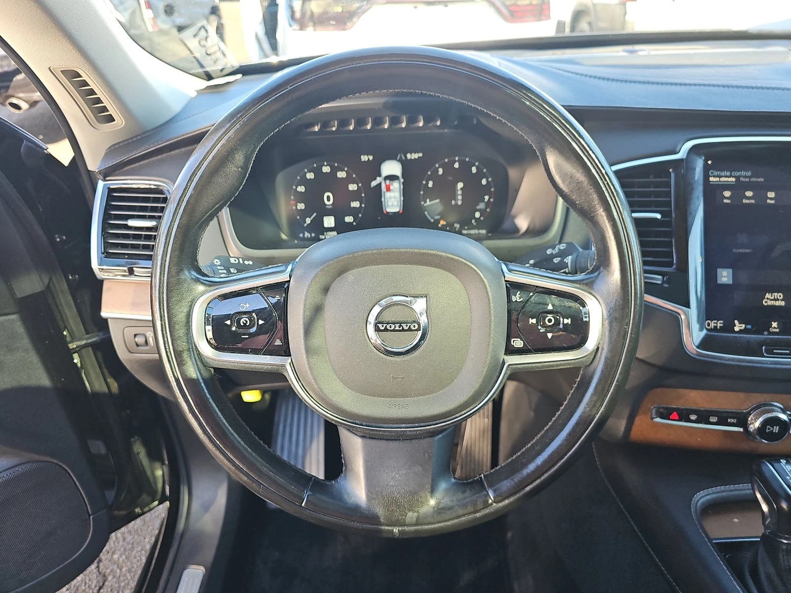 Volvo Xc90 INSCRIPTION* Обдух* 360* М.Точка* Пано* Дистроник* - изображение 9