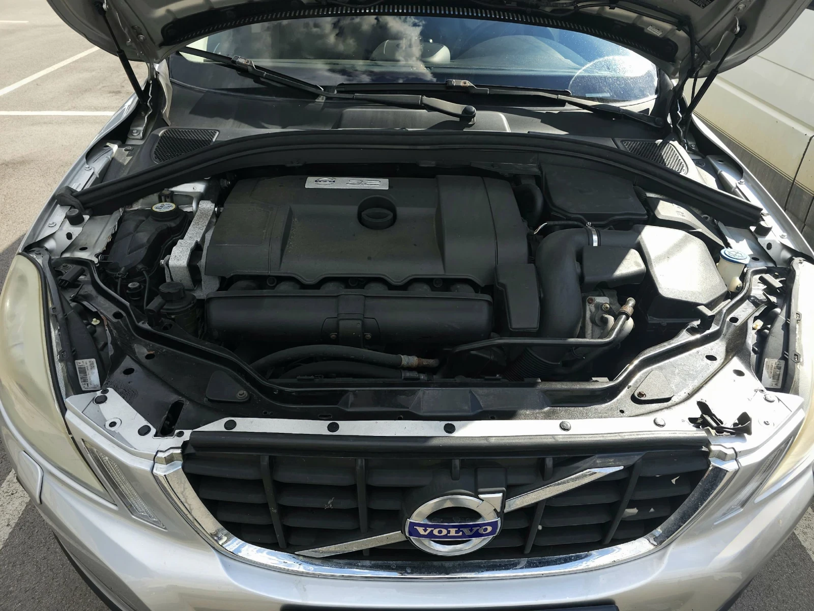 Volvo XC60 3.2 AWD - изображение 9