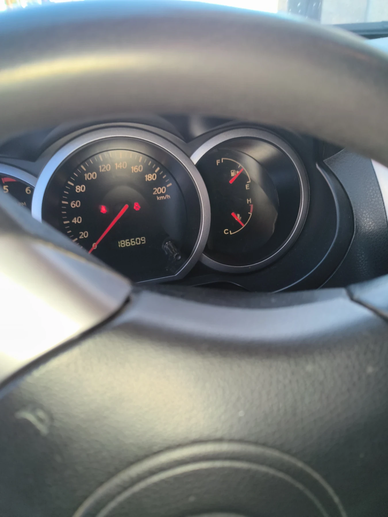 Suzuki Grand vitara 1.9DSD, снимка 8 - Автомобили и джипове - 53957162