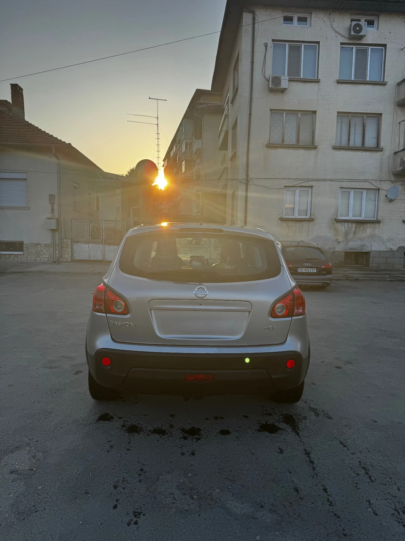 Nissan Qashqai, снимка 6 - Автомобили и джипове - 54006826