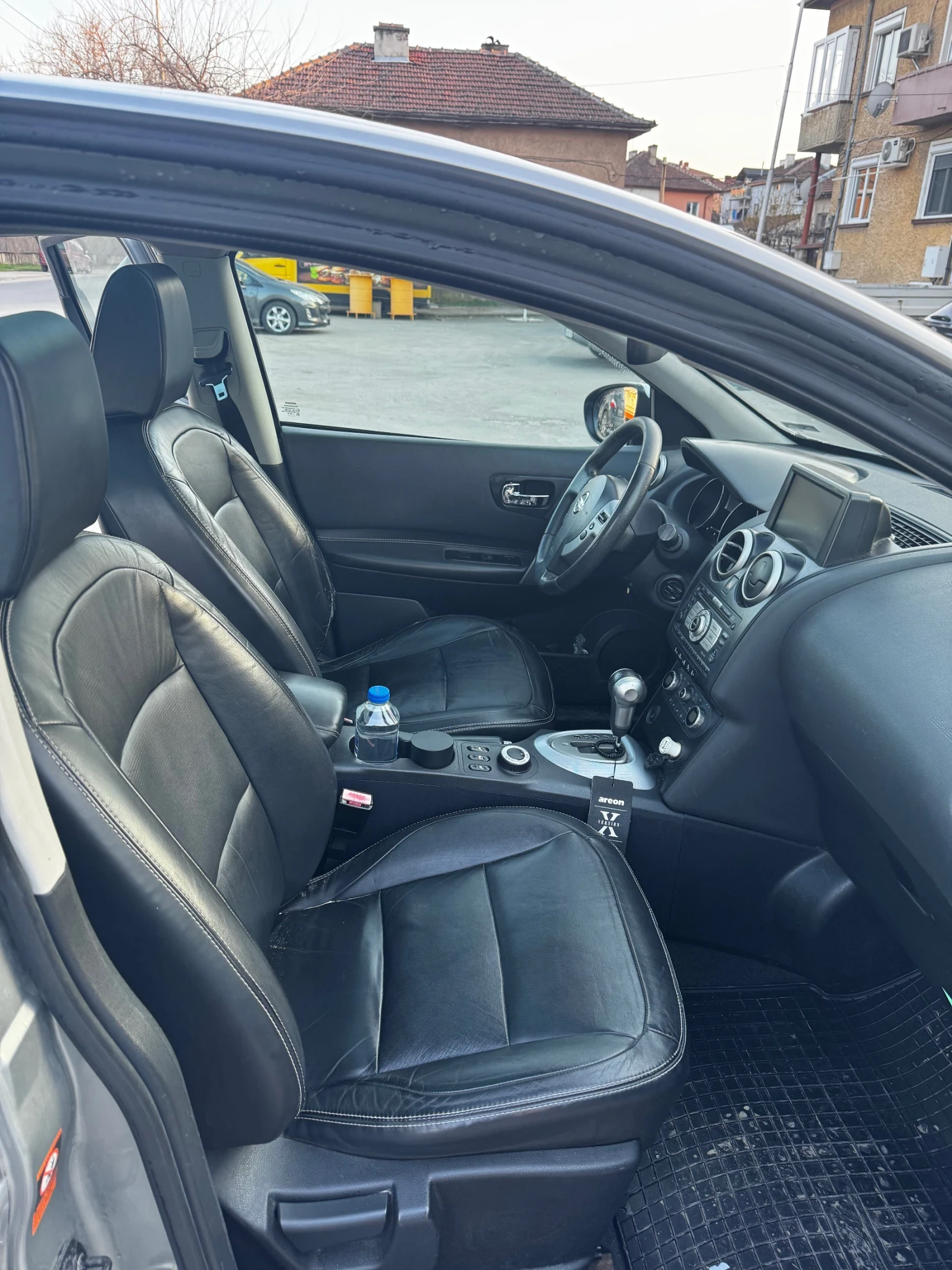 Nissan Qashqai, снимка 11 - Автомобили и джипове - 54006826