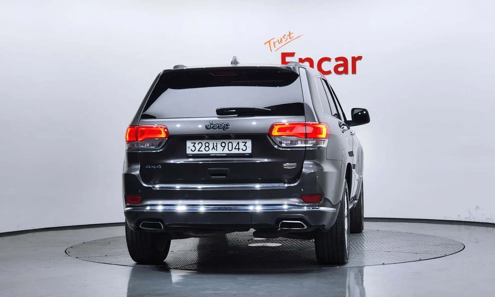 Jeep Grand cherokee SUMMIT* 3.6* DISTR* PANO* ПОДГРЕВИ* ОБДУХ* HK* FUL, снимка 4 - Автомобили и джипове - 55087385