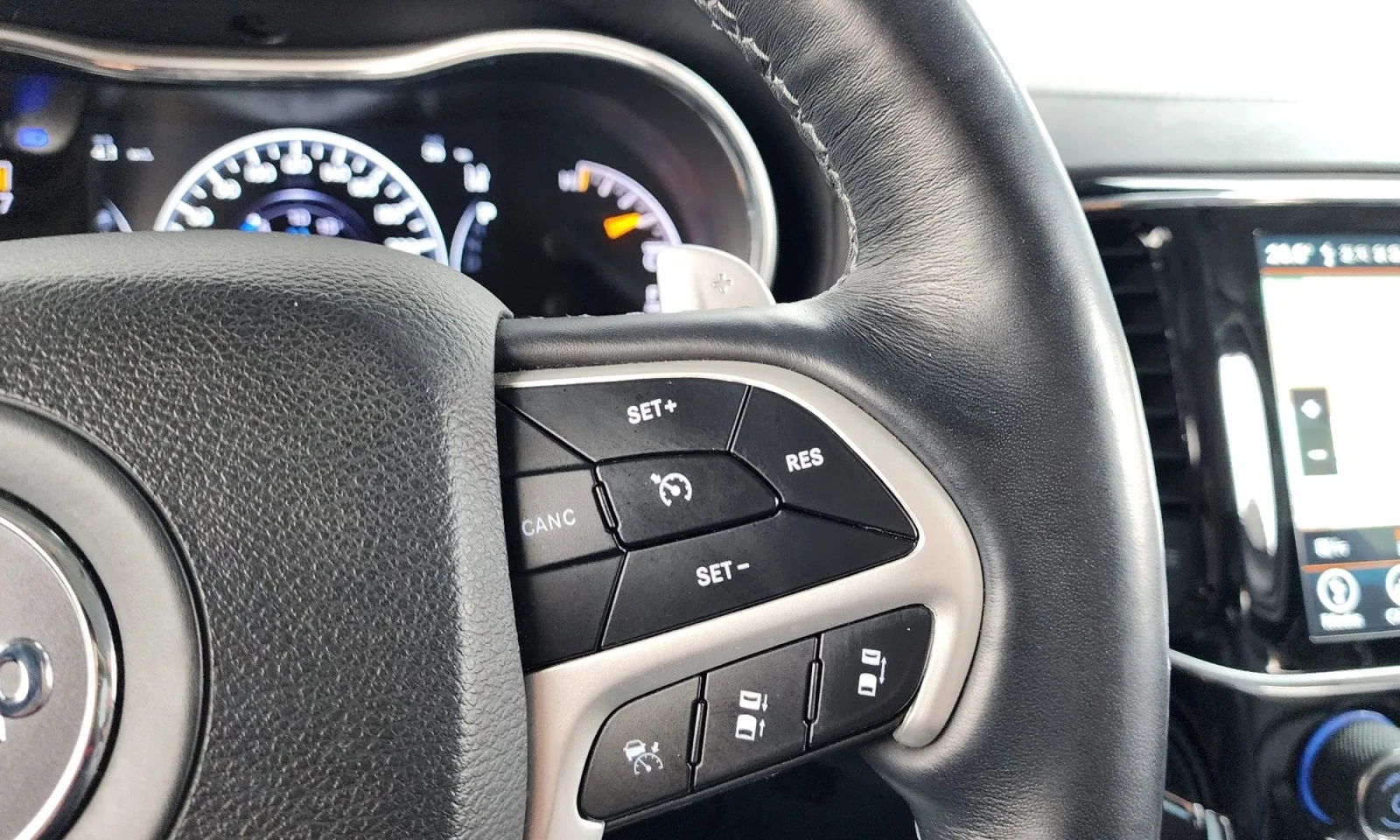 Jeep Grand cherokee SUMMIT* 3.6* DISTR* PANO* ПОДГРЕВИ* ОБДУХ* HK* FUL, снимка 9 - Автомобили и джипове - 55087385