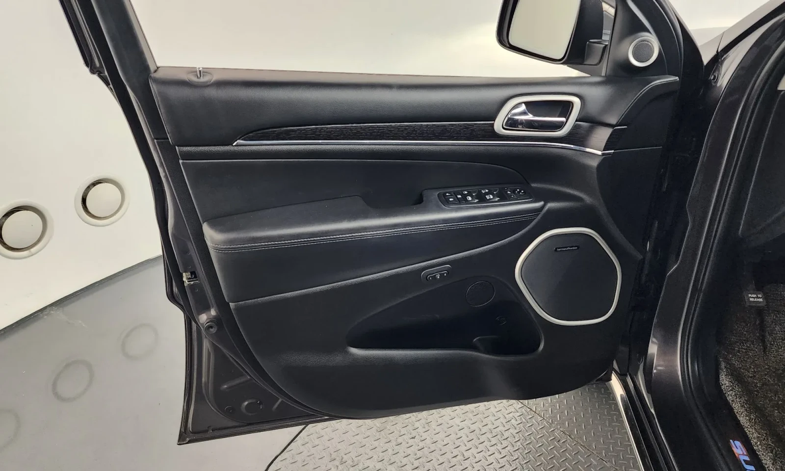 Jeep Grand cherokee SUMMIT* 3.6* DISTR* PANO* ПОДГРЕВИ* ОБДУХ* HK* FUL, снимка 6 - Автомобили и джипове - 55087385
