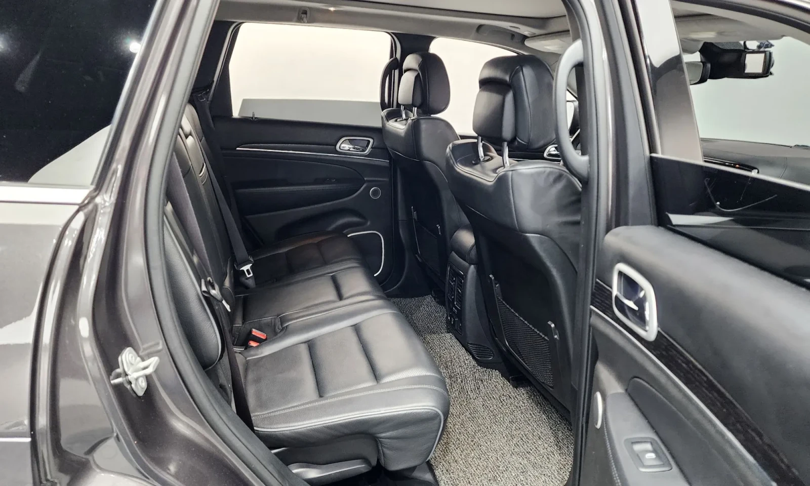 Jeep Grand cherokee SUMMIT* 3.6* DISTR* PANO* ПОДГРЕВИ* ОБДУХ* HK* FUL, снимка 16 - Автомобили и джипове - 55087385