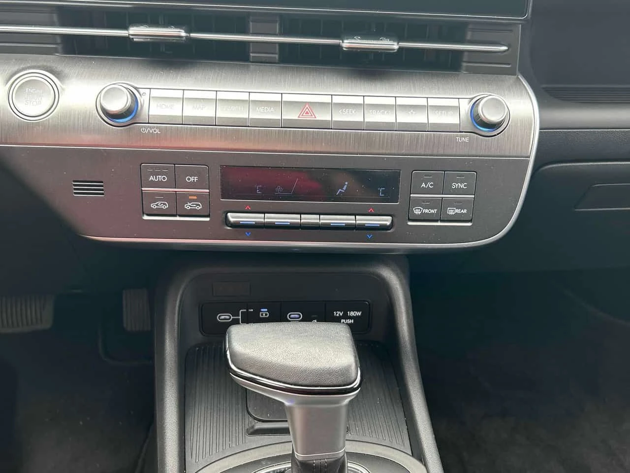 Hyundai Kona | Preferred | DISTRONIC | CARFAX | ПОДГРЕВ | , снимка 9 - Автомобили и джипове - 55193929