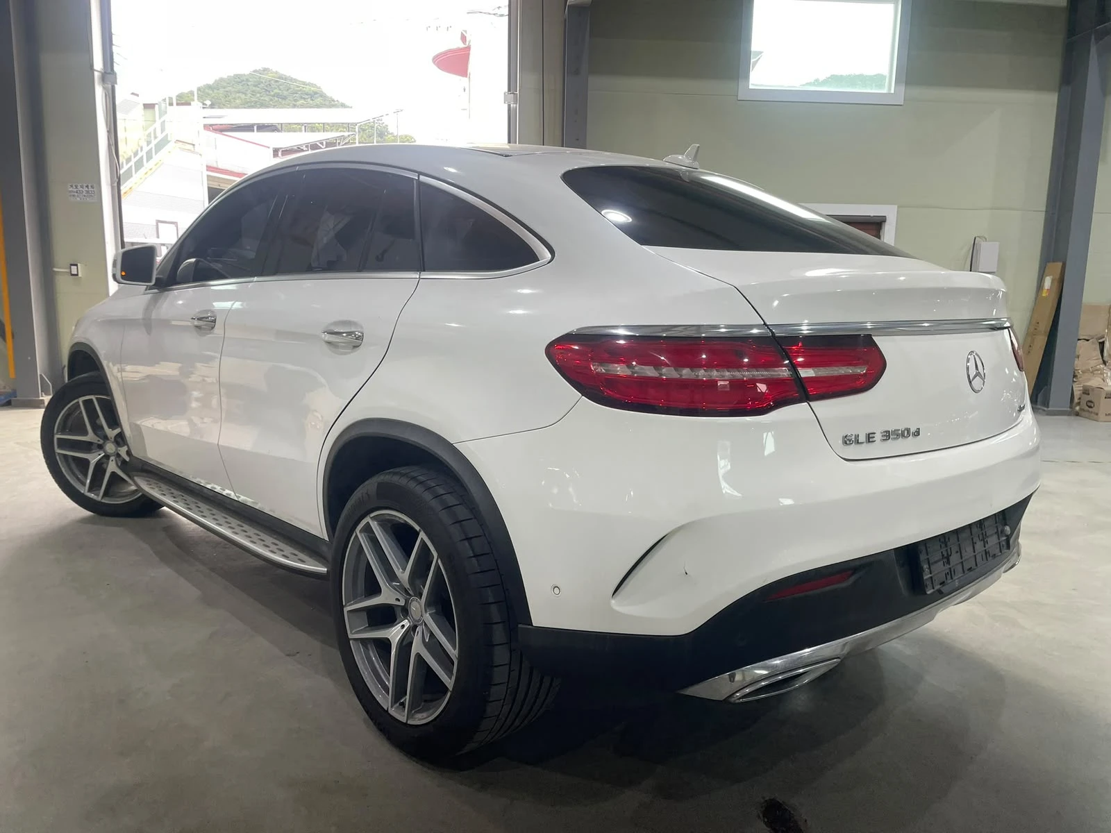 Mercedes-Benz GLE Coupe 350D ! 4matic ! AMG Line ! 9G-tronic !, снимка 6 - Автомобили и джипове - 55282309