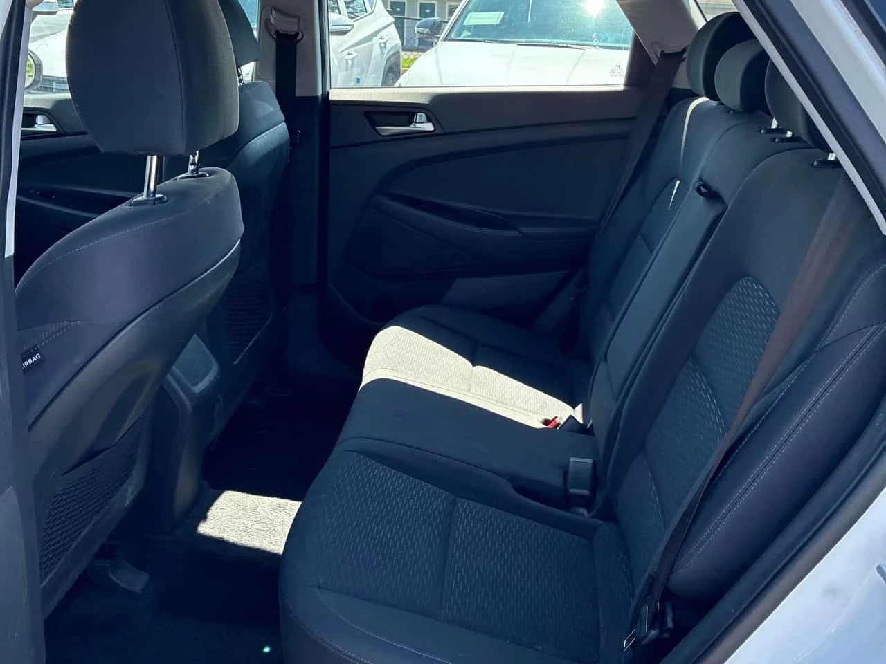 Hyundai Tucson * Essential * АВТОКРЕДИТ * , снимка 13 - Автомобили и джипове - 55652068