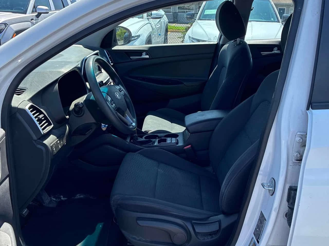 Hyundai Tucson * Essential * АВТОКРЕДИТ * , снимка 11 - Автомобили и джипове - 55652068